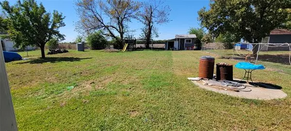 Bardwell, TX 75101,102 N Beulah Avenue