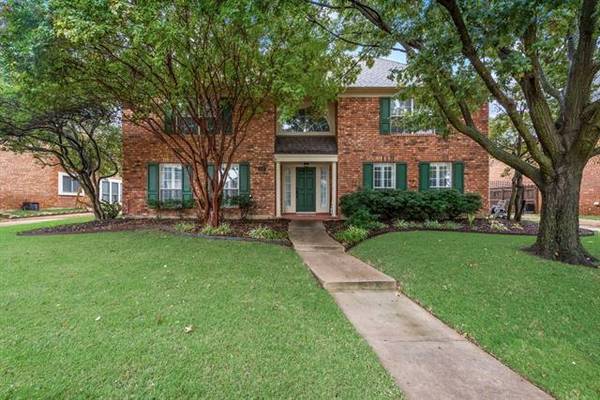 841 Lochmoor Lane, Highland Village, TX 75077