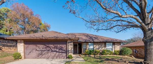 211 Ginger Lane, Euless, TX 76039