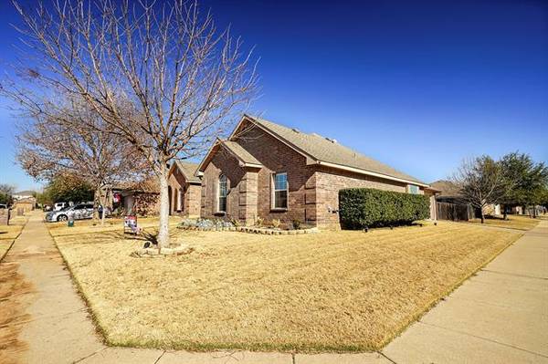 1125 New Meadow Drive, Azle, TX 76020