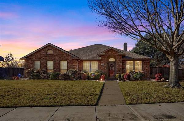 1004 Muscadine Vine Street, Crowley, TX 76036