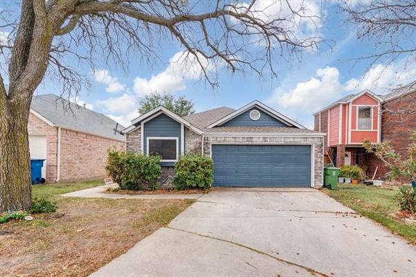 2034 Mallard Drive, Lewisville, TX 75077