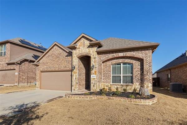 3805 Crosstrees Drive, Denton, TX 76210