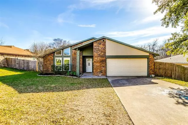 9941 Edmund Drive, Benbrook, TX 76126