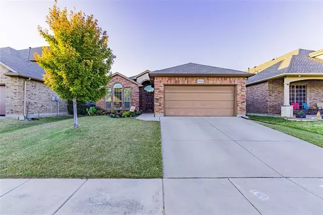 2233 Frosted Willow Lane, Fort Worth, TX 76177