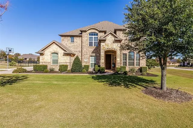 7025 Twin Hills Drive, Joshua, TX 76058