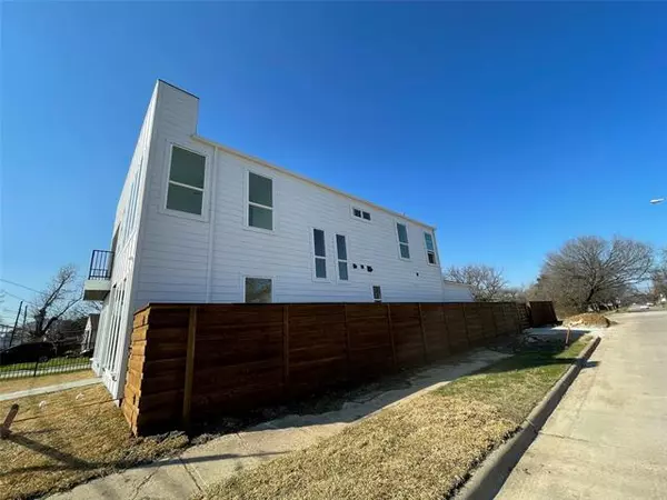 Dallas, TX 75212,3703 Mcbroom Street