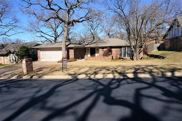 408 Stonehenge Drive, Hurst, TX 76054