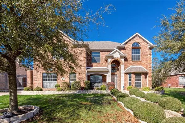 1013 Manchester Drive, Mansfield, TX 76063