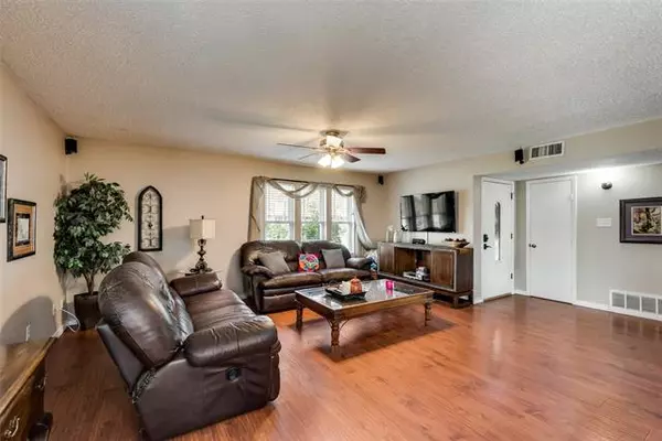 Lewisville, TX 75067,834 Holly Oak Drive