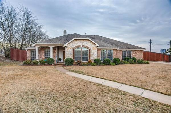 200 Lariat Drive, Rockwall, TX 75087