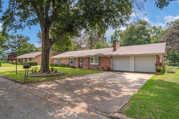 282 Molly Lane, Mineola, TX 75773