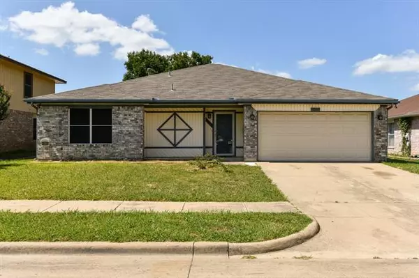 1507 Trevino Drive, Arlington, TX 76014