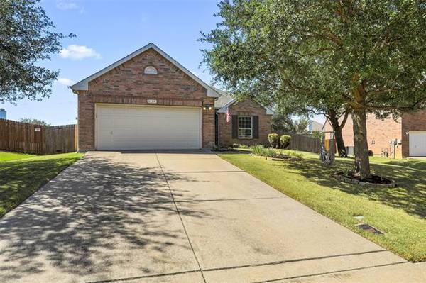 1120 Willowridge Circle, Lewisville, TX 75067