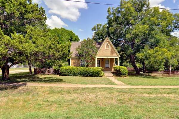 417 W Avenue D, Midlothian, TX 76065