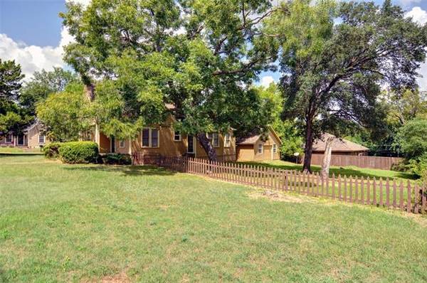 Midlothian, TX 76065,417 W Avenue D