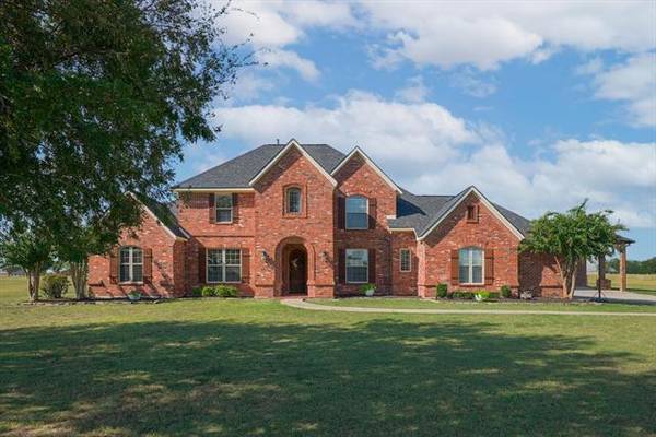 980 Cypress Point Drive, Gunter, TX 75058