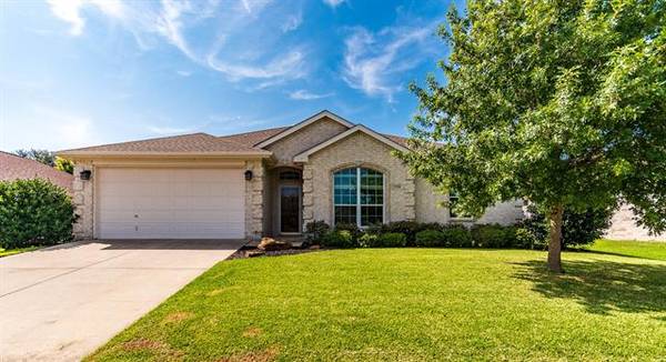 1528 Vernon Castle Avenue, Benbrook, TX 76126