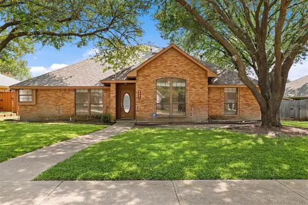 3004 Foxcreek Drive, Richardson, TX 75082