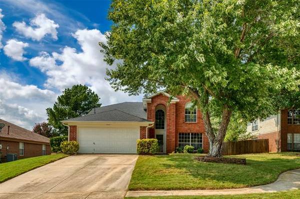 747 Cedar Leaf Circle, Lake Dallas, TX 75065