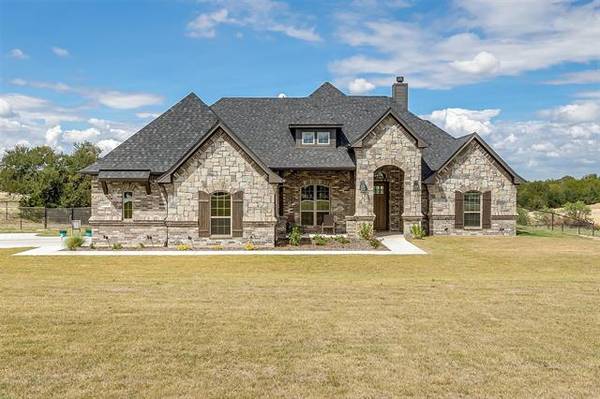 6933 Veal Station Road, Weatherford, TX 76085