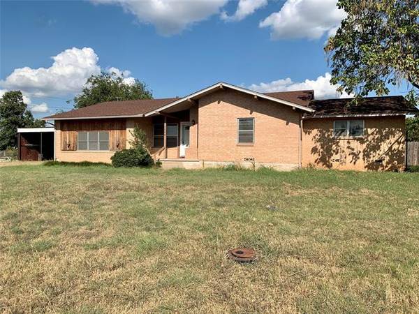 1222 Clay Street, Nocona, TX 76255