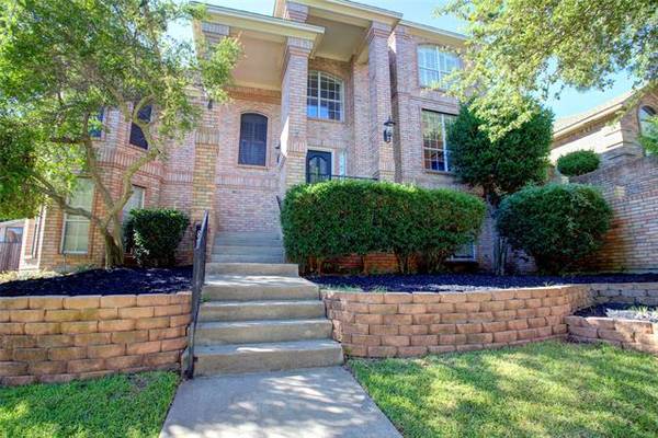 5306 Hidden Trails Drive,  Arlington,  TX 76017