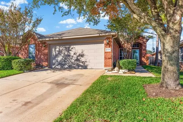 2008 Kingsbrook Trail, Fort Worth, TX 76120