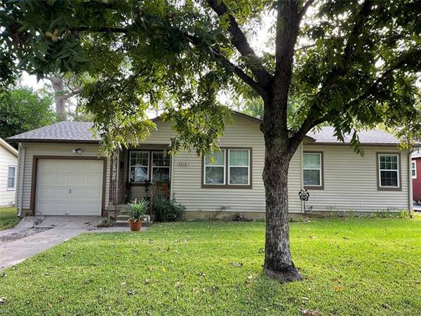 3216 Sunday Street, Haltom City, TX 76117