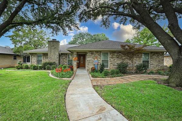 1325 Chestnut Road, Mansfield, TX 76063