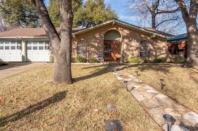 636 Tumbleweed Drive, Hurst, TX 76054