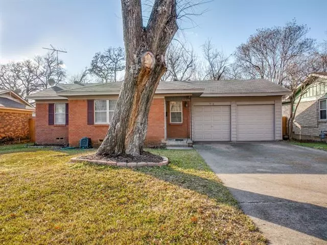 916 Ravenwood Drive, Arlington, TX 76013