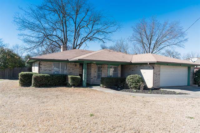 208 S Manson Street, Wolfe City, TX 75496