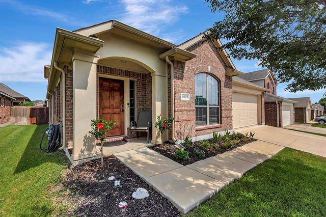 9028 Heartwood Drive, Fort Worth, TX 76244