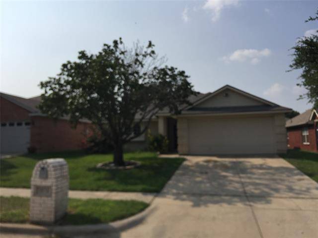 1074 Roundrock Drive, Saginaw, TX 76179