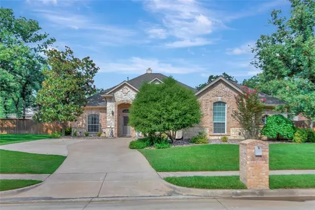 12305 Maplewood Drive, Fort Worth, TX 76244