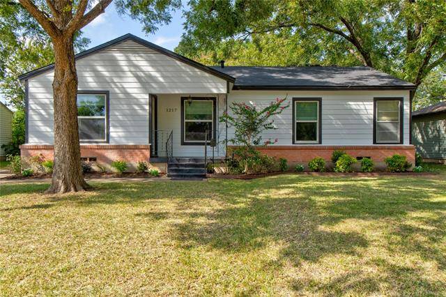 1217 W Lovers Lane, Arlington, TX 76013