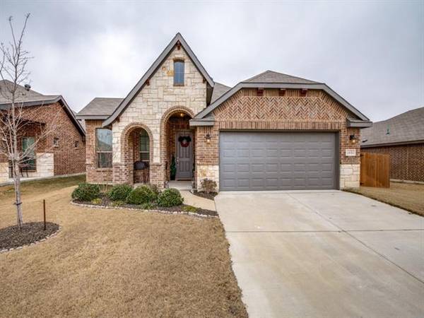 2533 Weatherford Heights Drive, Weatherford, TX 76087