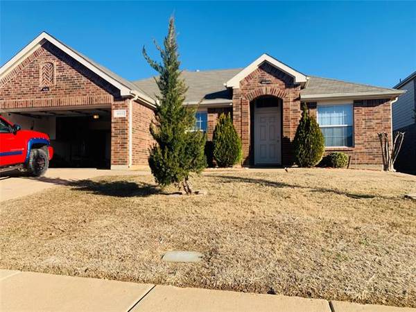 408 Waterline Drive, Crowley, TX 76036