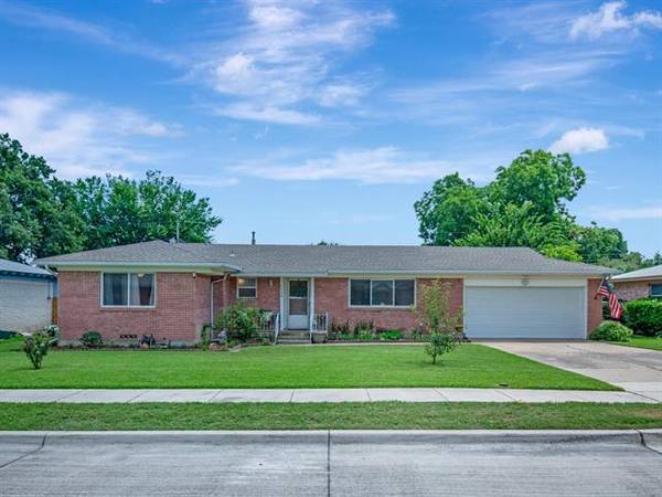 5320 Bonnie Wayne Street, Haltom City, TX 76117