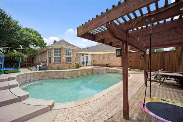 1344 Bold Forbes Drive, Grand Prairie, TX 75052