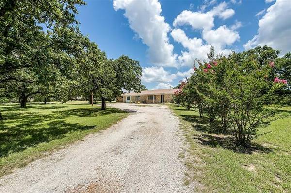 2726 Pear Orchard Road, Granbury, TX 76048