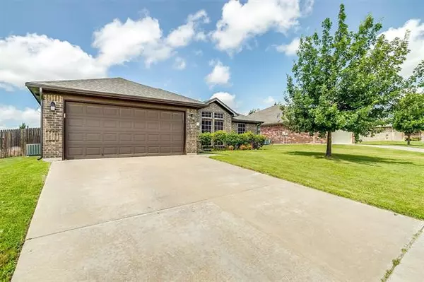 Burleson, TX 76028,605 Reagan Lane