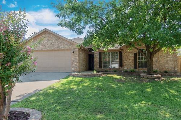 8150 Jolie Drive, Fort Worth, TX 76137