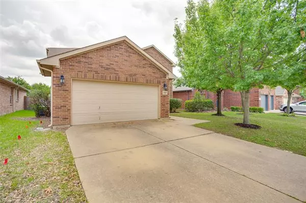 3820 Cedar Falls Drive, Fort Worth, TX 76244