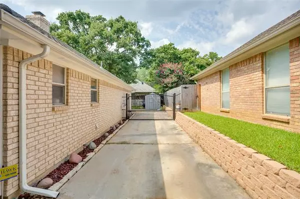 Arlington, TX 76001,3315 Tiverton Court