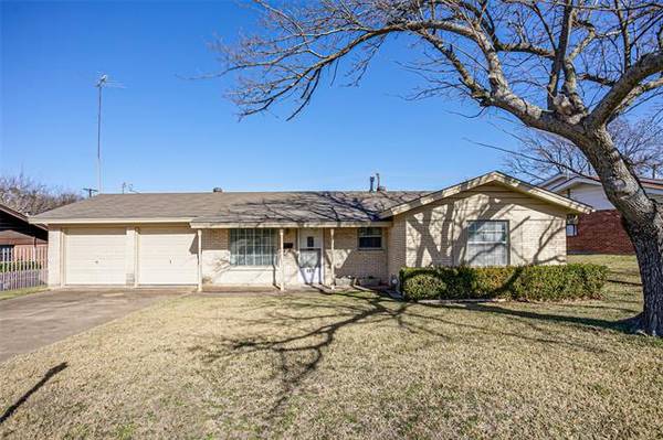 209 E Rentz Street, Weatherford, TX 76086