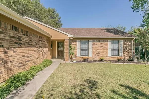 Grapevine, TX 76051,813 Heather Wood Drive