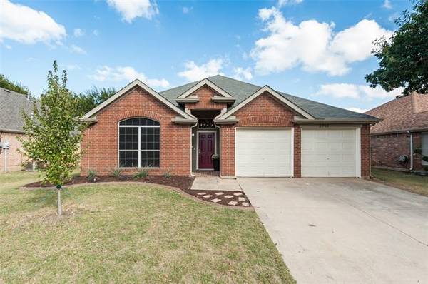 2702 Wandering Oak Drive, Corinth, TX 76208