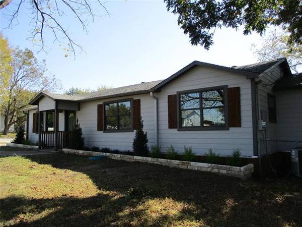 211 W Sam Rayburn Road, Ector, TX 75439